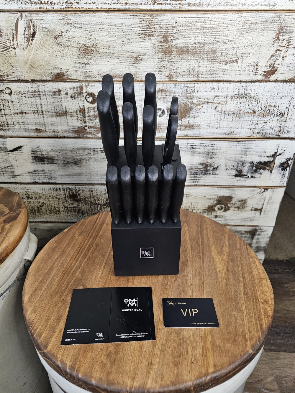 Classic 15-Piece Black Knife Block Set With Sharper